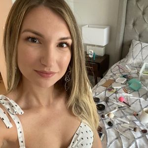 Meet your Posher, Carla